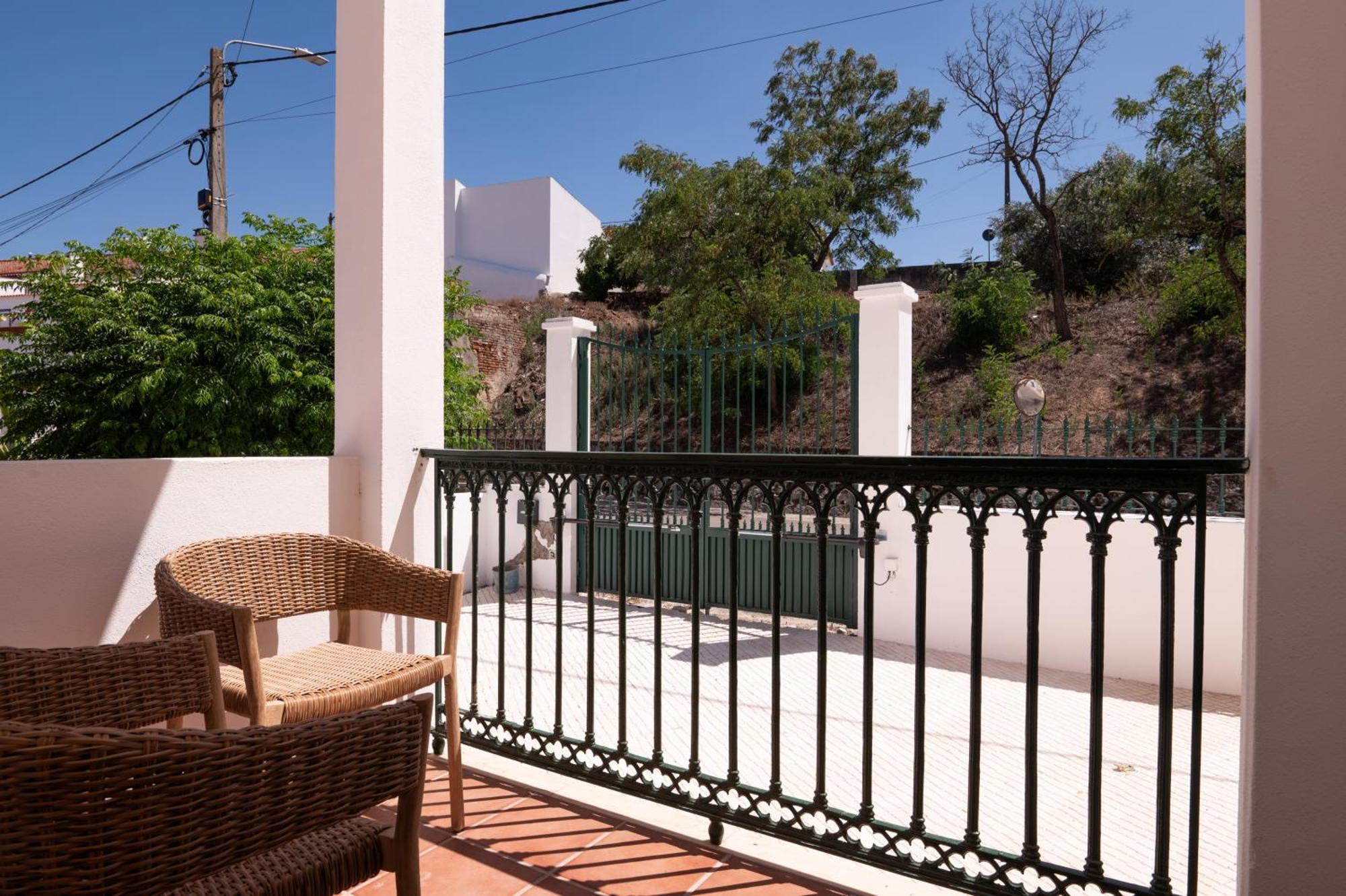 Lilases Boutique House & Garden Mora Exterior photo